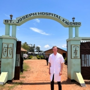Armando werkt in St. Joseph Hospital Kagono
